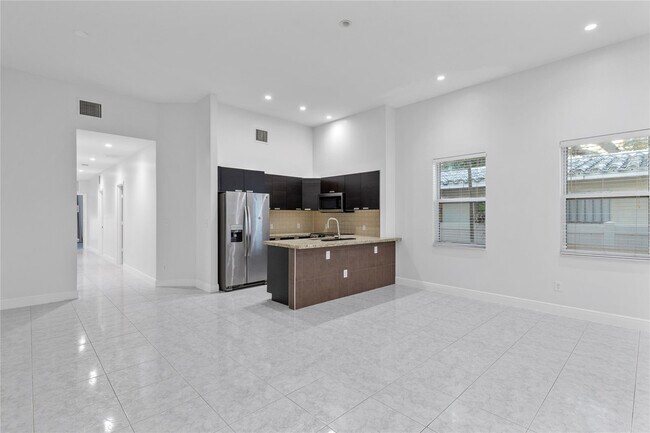 Foto del edificio - 316 SW 16th St