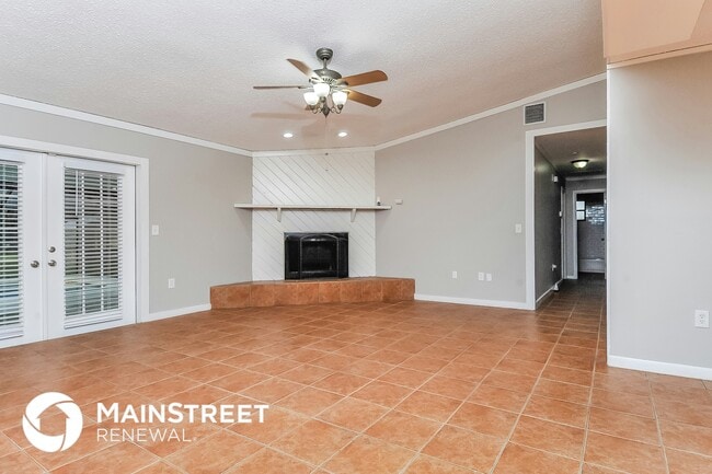 Building Photo - 225 Tracy Way