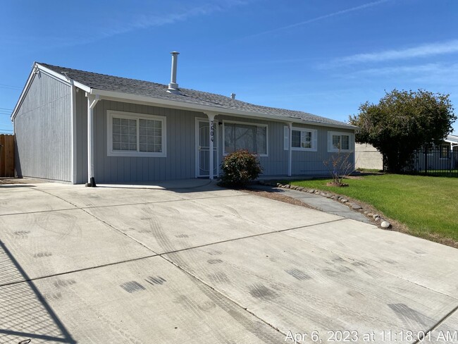 Cozy Home on a Huge Lot - Cozy Home on a Huge Lot
