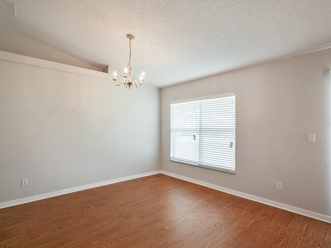 Building Photo - 11838 Foxglove Dr