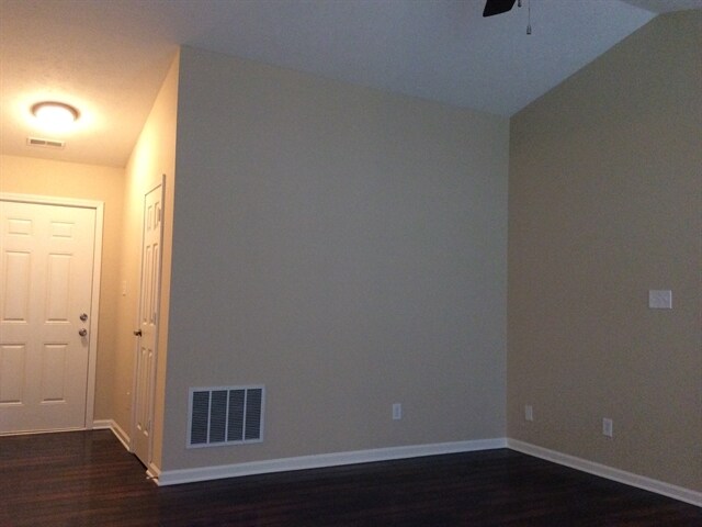 Foto del edificio - 1326 Country View Court