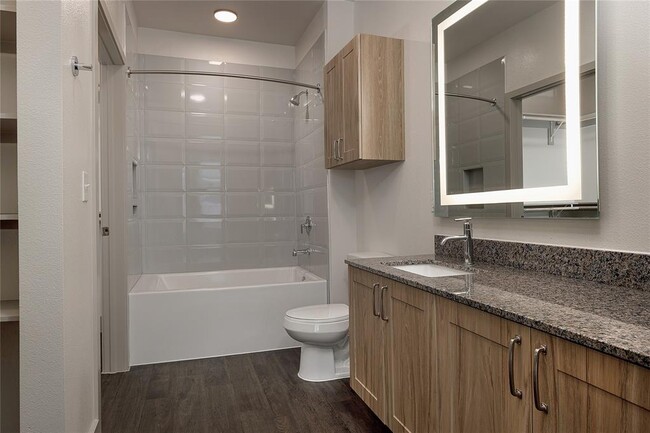 Foto del edificio - 8900 Six Pines Dr