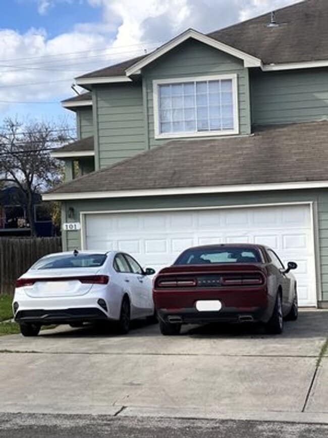 Building Photo - 103 Cedargrove