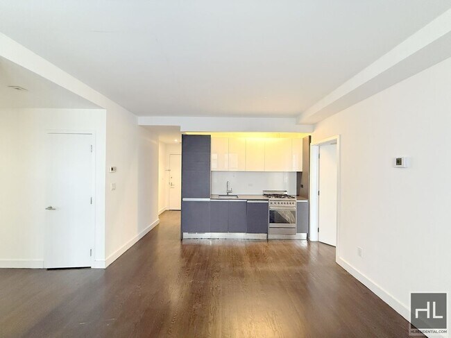 Foto del edificio - NO FEE 2 bed 2 bath with laundry in unit. | 21st floor | upper west side.