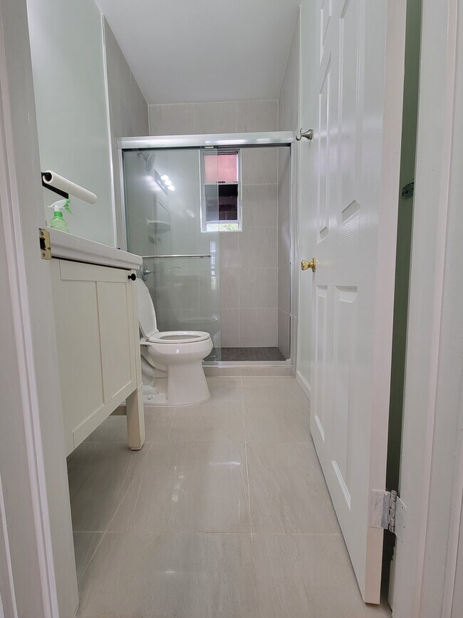 Foto del edificio - 614 Grand Ave