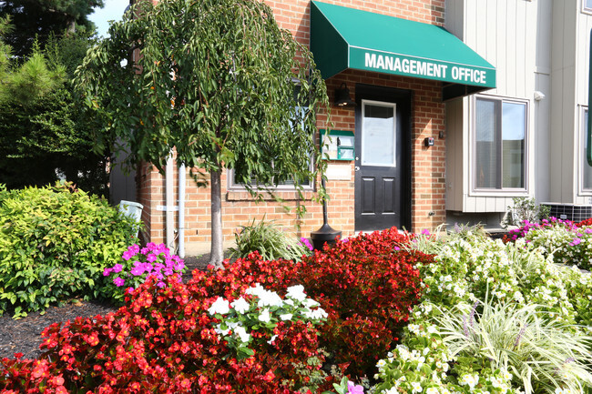 Administración de oficina. - Red Bank Run Townhomes