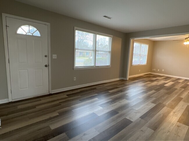Building Photo - 4420 Elderwood FOR RENT!