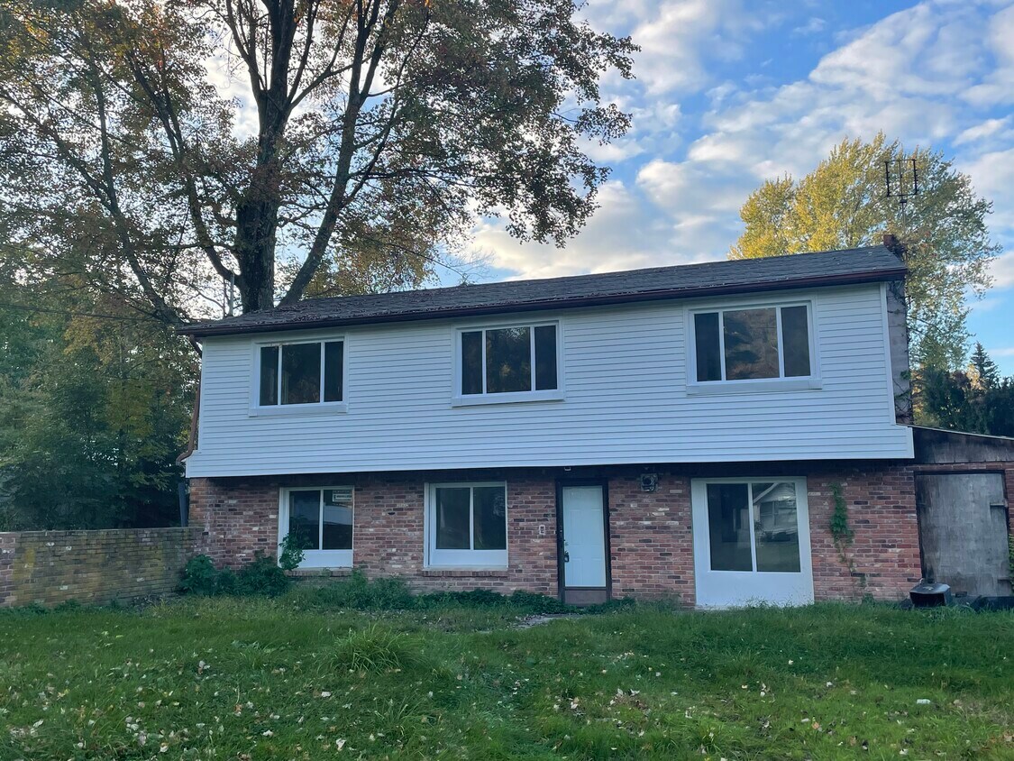 Primary Photo - 19 Wood St