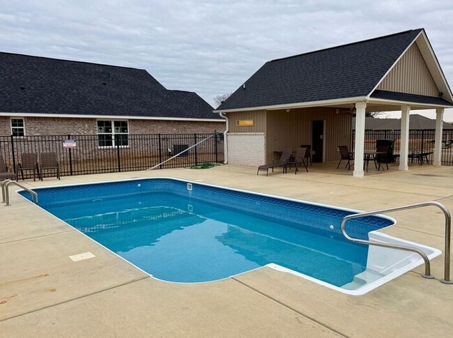 Building Photo - Look and lease-your Home For the Holidays