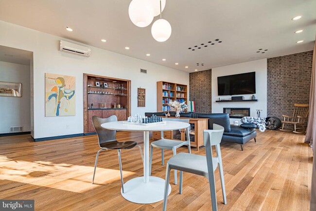 Foto del edificio - 857 Briarwood Rd