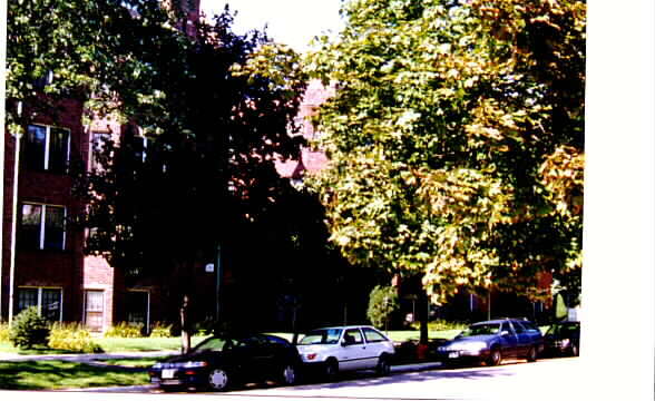 Building Photo - 4124-4132 N Kedvale Ave