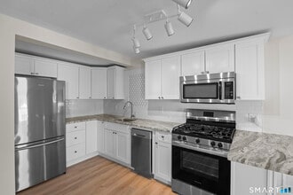 Building Photo - 17 Hancox St