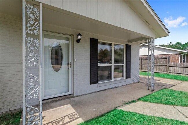 Building Photo - 7609 Hammond Dr