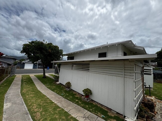 Foto del edificio - Charming 2/1/2 House on Hinano St. in the Kaimuki/Diamond Head area