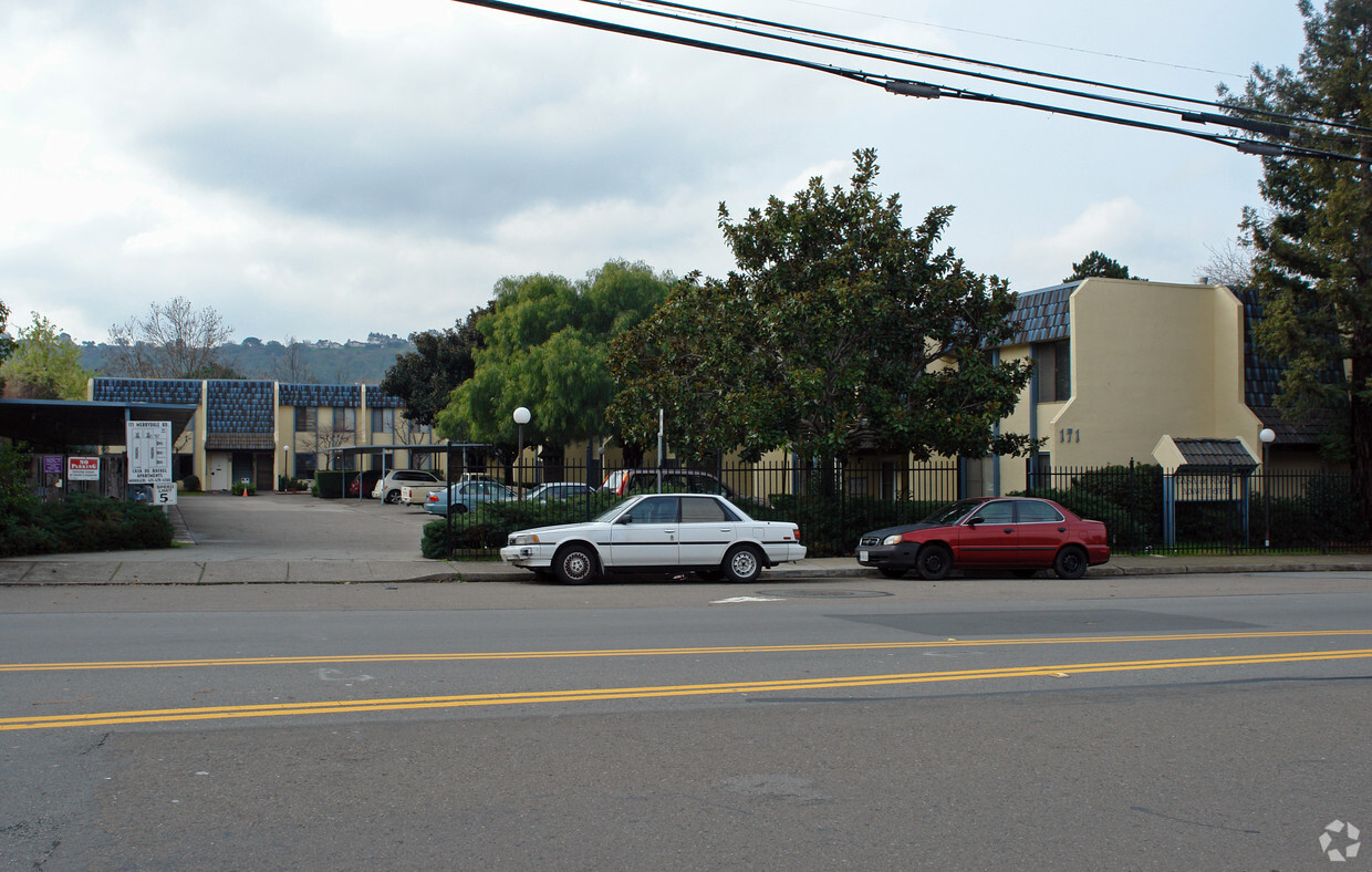 Primary Photo - Casa de Rafael Apartments