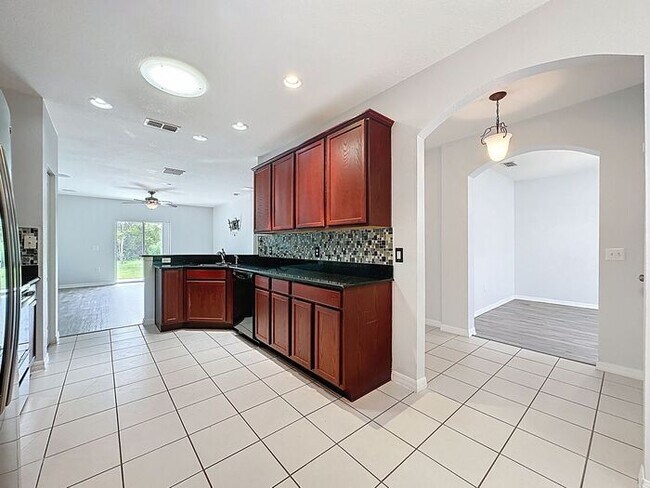 Building Photo - Charming 3 Bedroom Home for Lease in Raint...