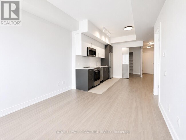 Photo du bâtiment - 664 Spadina Ave.