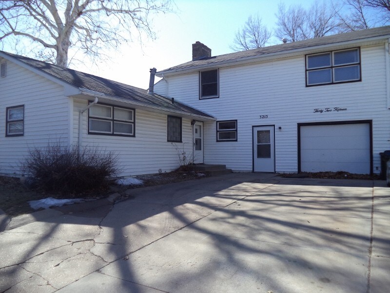 Foto principal - 3215 S 48th St