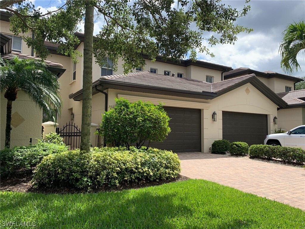 Foto principal - 6135 Montelena Cir