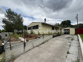 Building Photo - 1080 Halsey St