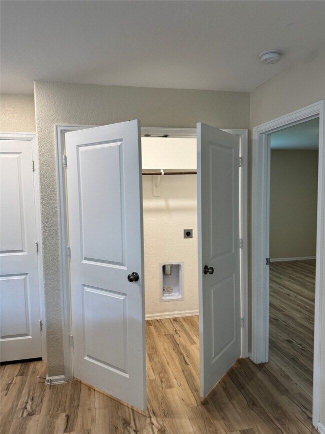 Foto del edificio - 17591 Longwood Trce Ln