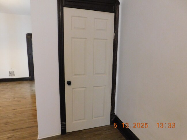 Foto del edificio - 445 N 53rd St