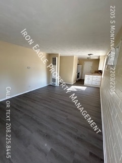 Building Photo - 2205 S Montana Ave