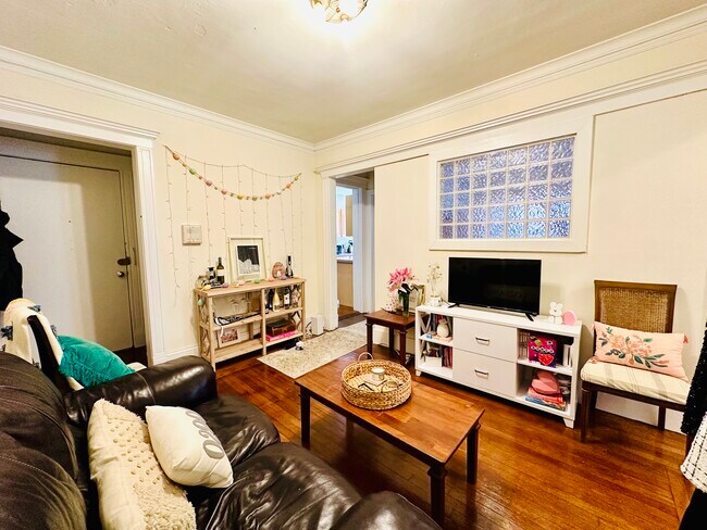 Foto del edificio - 458 Park Dr