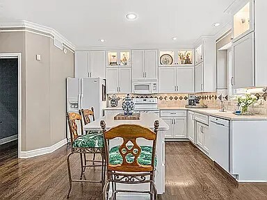 Foto del edificio - 8401 W 127th Cir