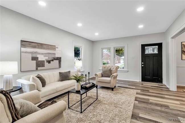 Foto del edificio - 4625 Meadowbrook Rd