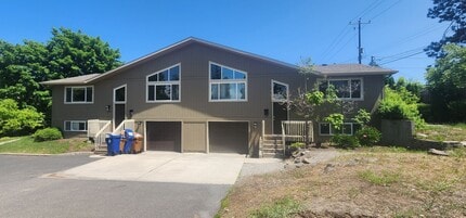 Building Photo - 1028 E 29th Ave