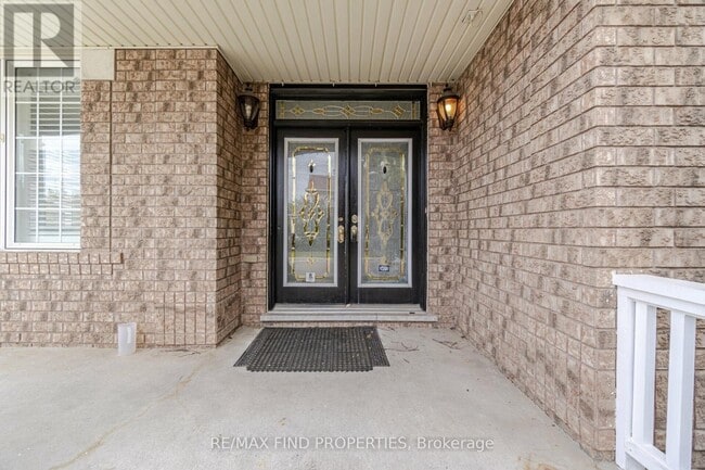 Building Photo - 688 Trudeau Dr