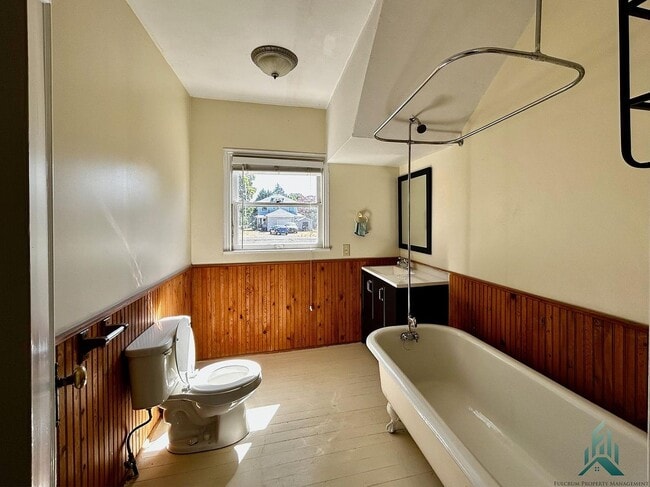 Foto del edificio - 413 S Main St