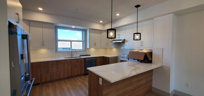 Photo du bâtiment - 46545-46545 Brooks Ave