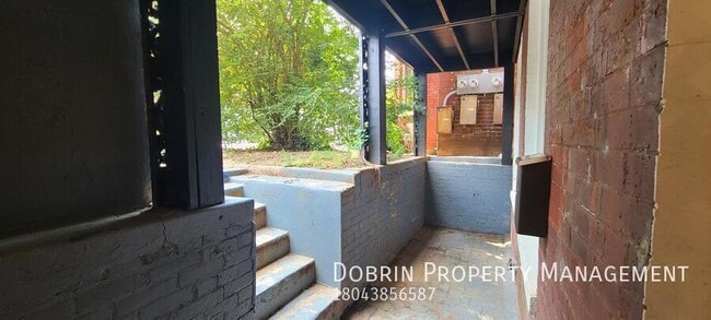 Photo - 106 E Clay St Apartment