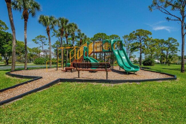 Building Photo - 6672 S Pine Ct