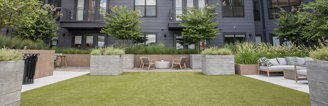 Building Photo - 803 3rd Ave S