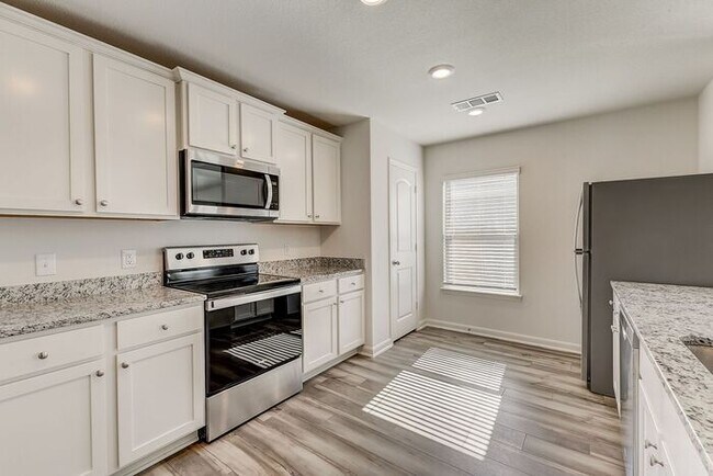 Building Photo - 145 Crimson Cir