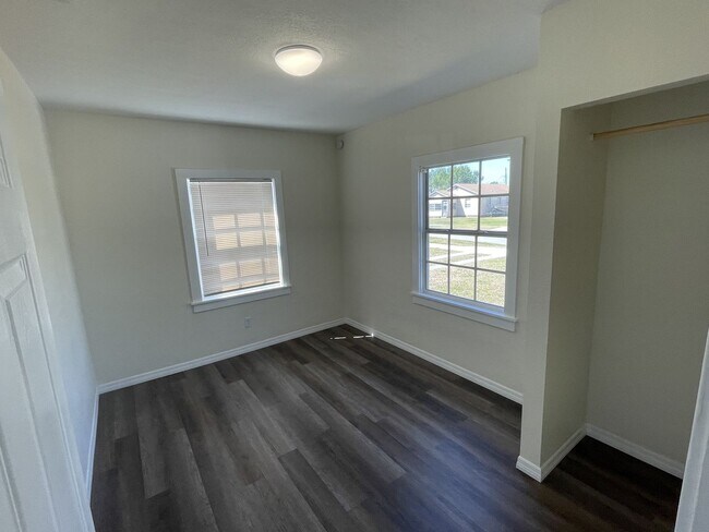 Foto del edificio - 617 Lakehurst St