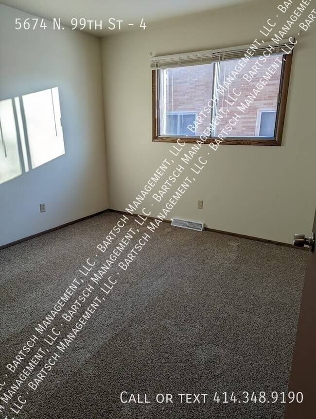 Building Photo - 5674 N 99th St