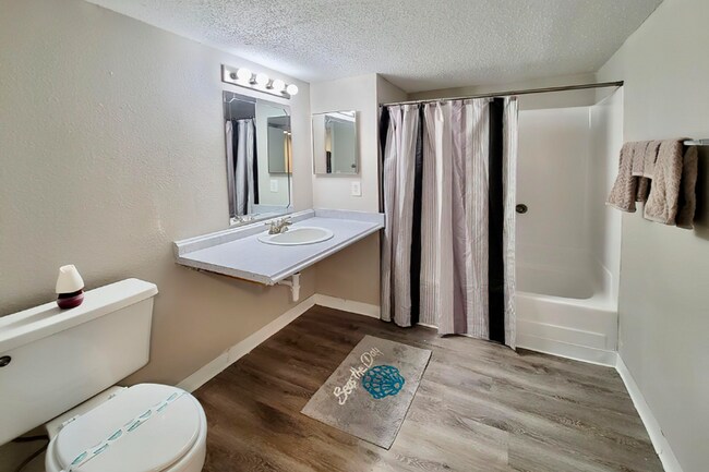 Foto del edificio - 4150 78th Ave N