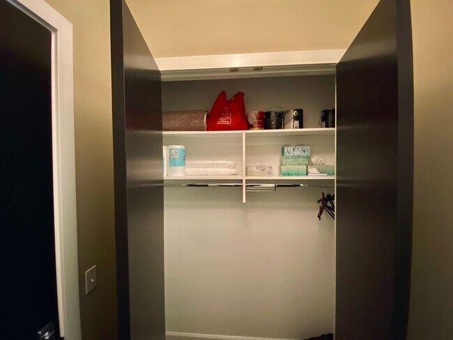 Foto del edificio - Luxury 2 Bedroom 2 Bathroom Condo Downtown -
