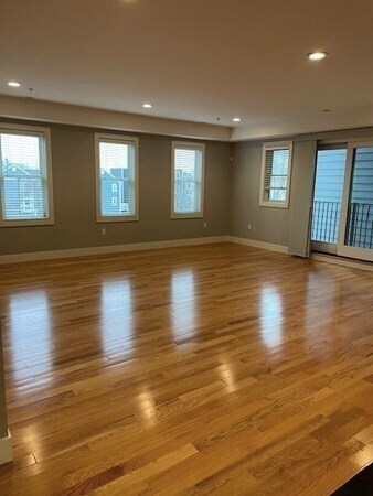 Foto del edificio - 342 W Broadway