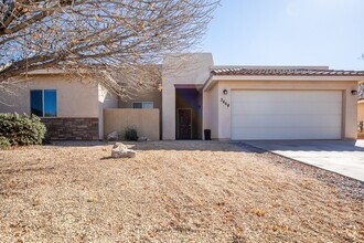 Building Photo - 3464 Red Arroyo Dr