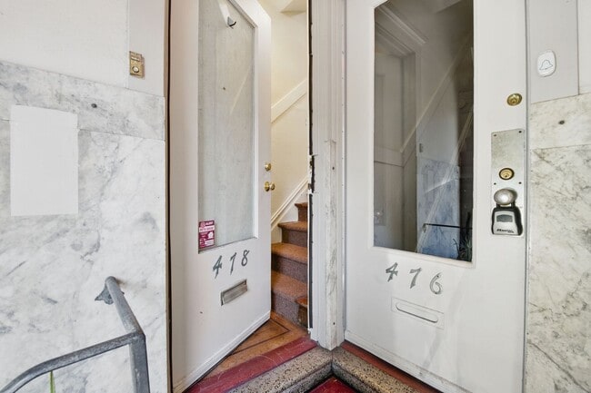Building Photo - 478 Sanchez St