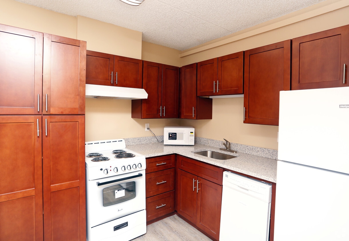 Linwood Square Apartments in Fort Worth, TX