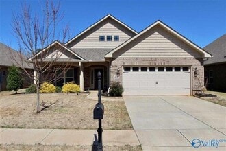 Building Photo - 408 Bay Tree Ln SW