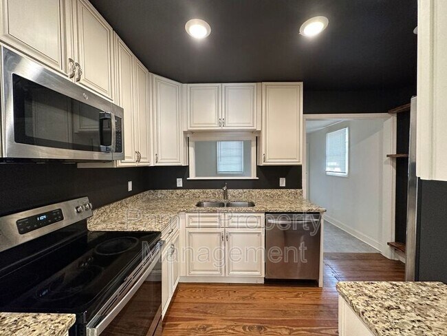 Building Photo - 2114 Causton Bluff Rd