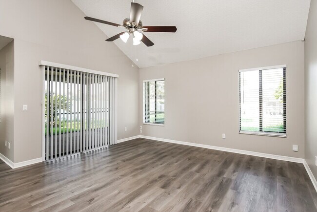 Foto del edificio - 2258 Baker Ave