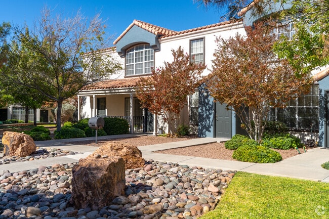 Building Photo - Lifestyles at Pellicano